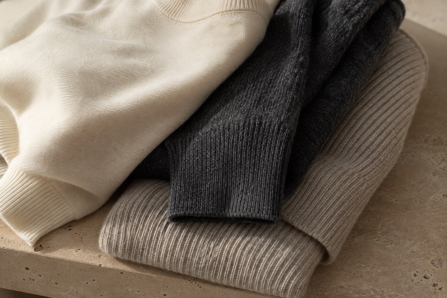 Tre typer herrestrik i merino, lammeuld og rib